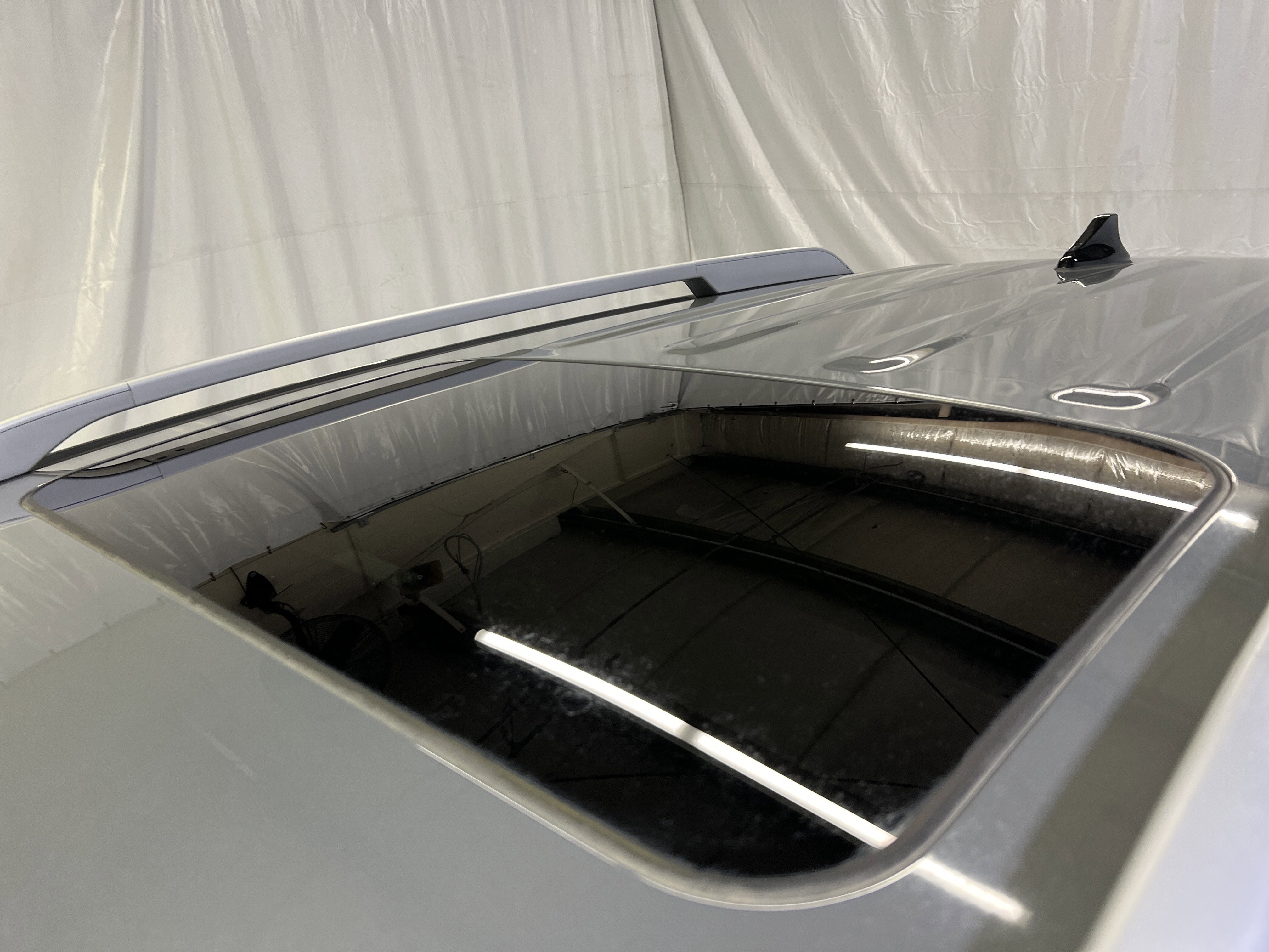 Used 2021 Hyundai Venue SEL w/ Premium Package FWD image 16