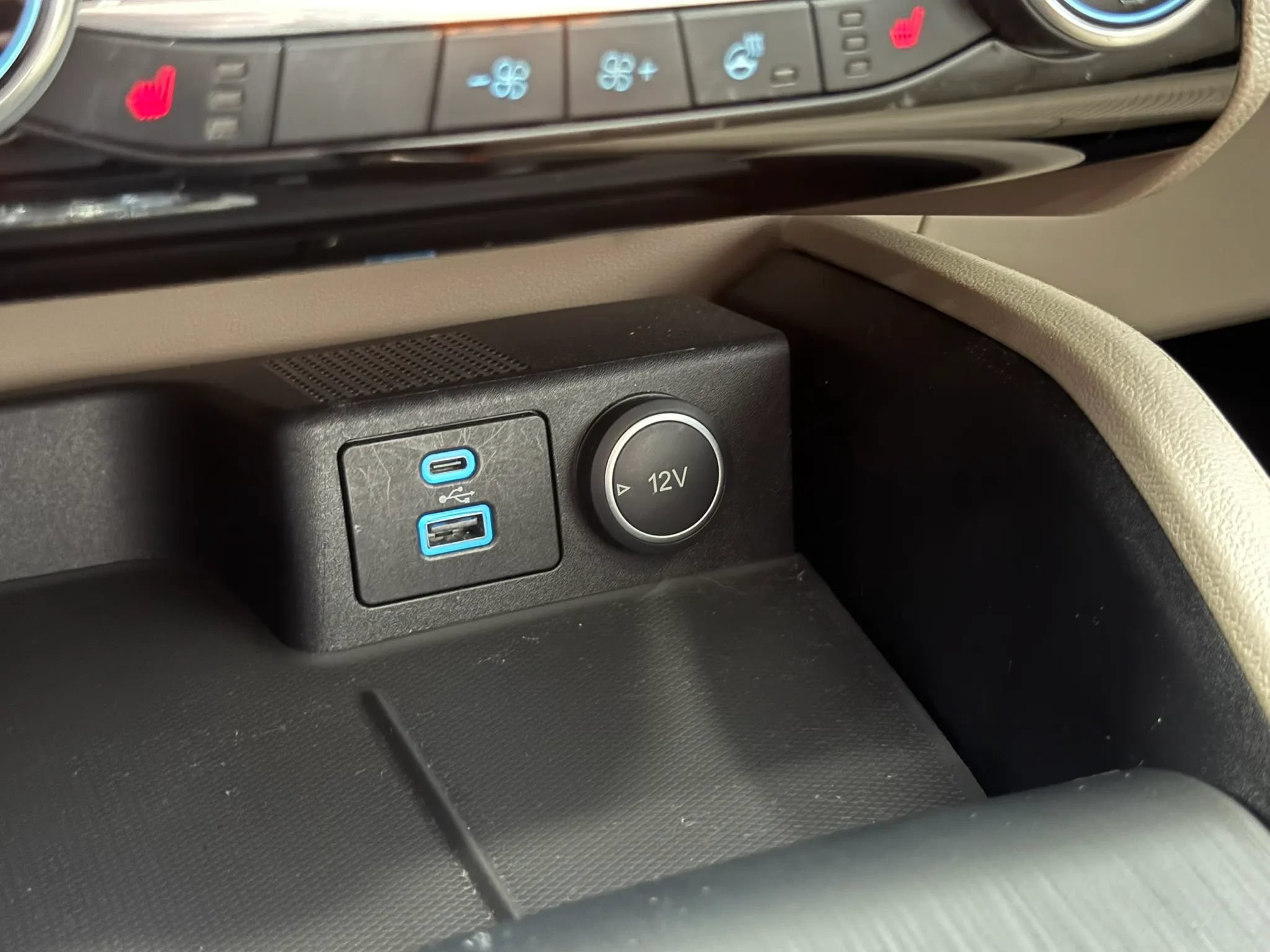Used 2021 Ford Escape SEL w/ Class II Trailer Tow Package AWD/4WD image 19