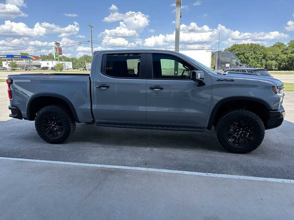 Used 2025 Chevrolet Silverado 1500 ZR2 w/ Technology Package image 5