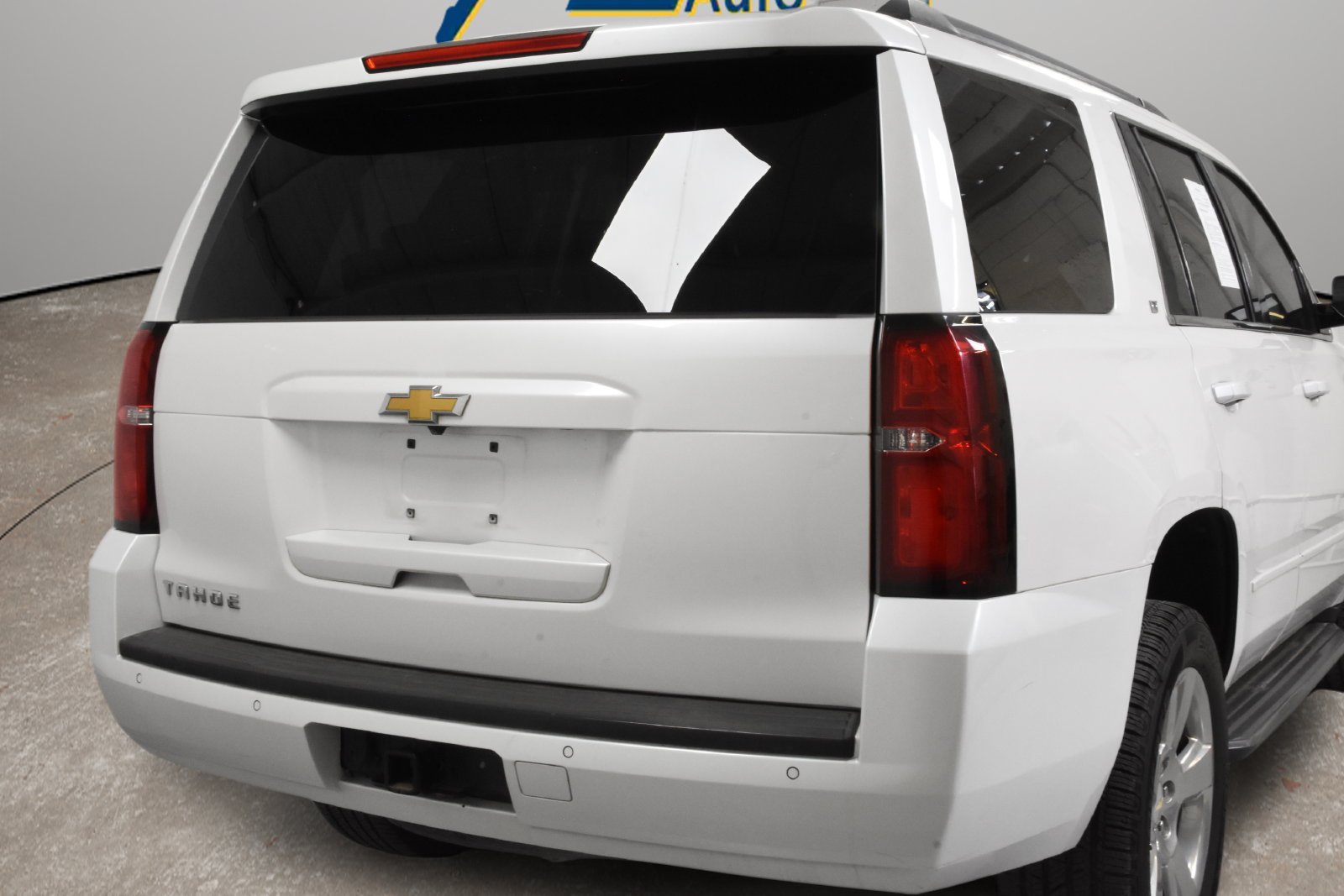 Used 2018 Chevrolet Tahoe LT RWD image 3