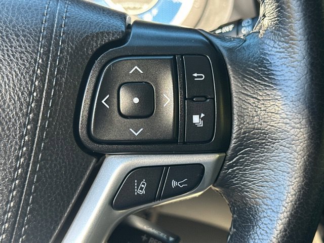 Used 2020 Toyota Sienna XLE w/ XLE Navigation Package AWD/4WD image 32