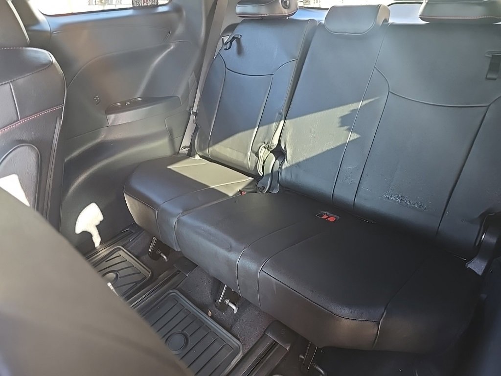 Used 2025 Toyota Sienna XSE image 11