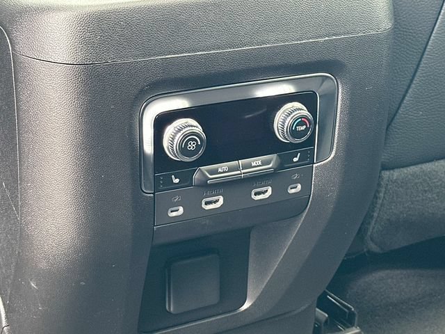 Used 2024 GMC Yukon XL Denali w/ Advanced Technology Package AWD/4WD image 18