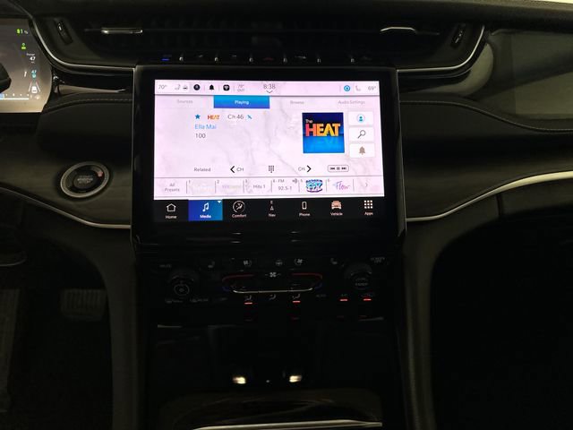 Used 2023 Jeep Grand Cherokee 30th Anniversary image 21