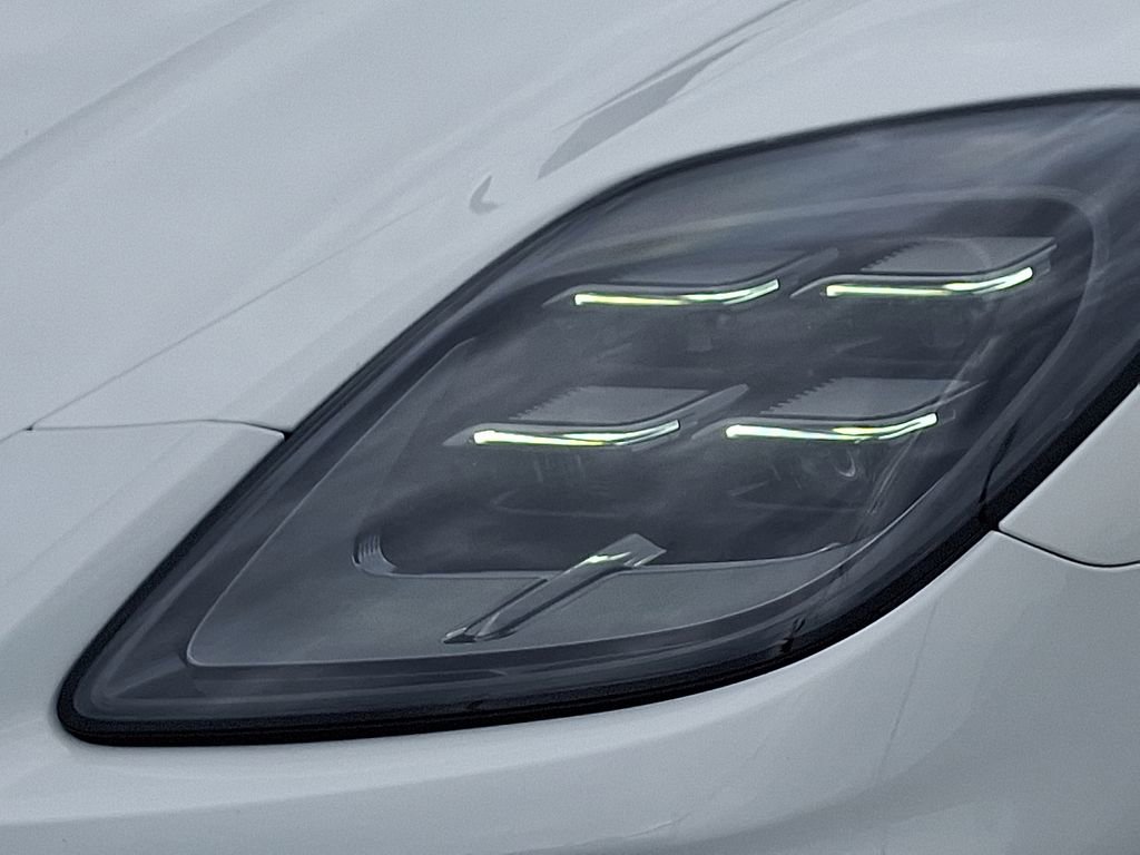 Used 2024 Porsche Panamera image 11