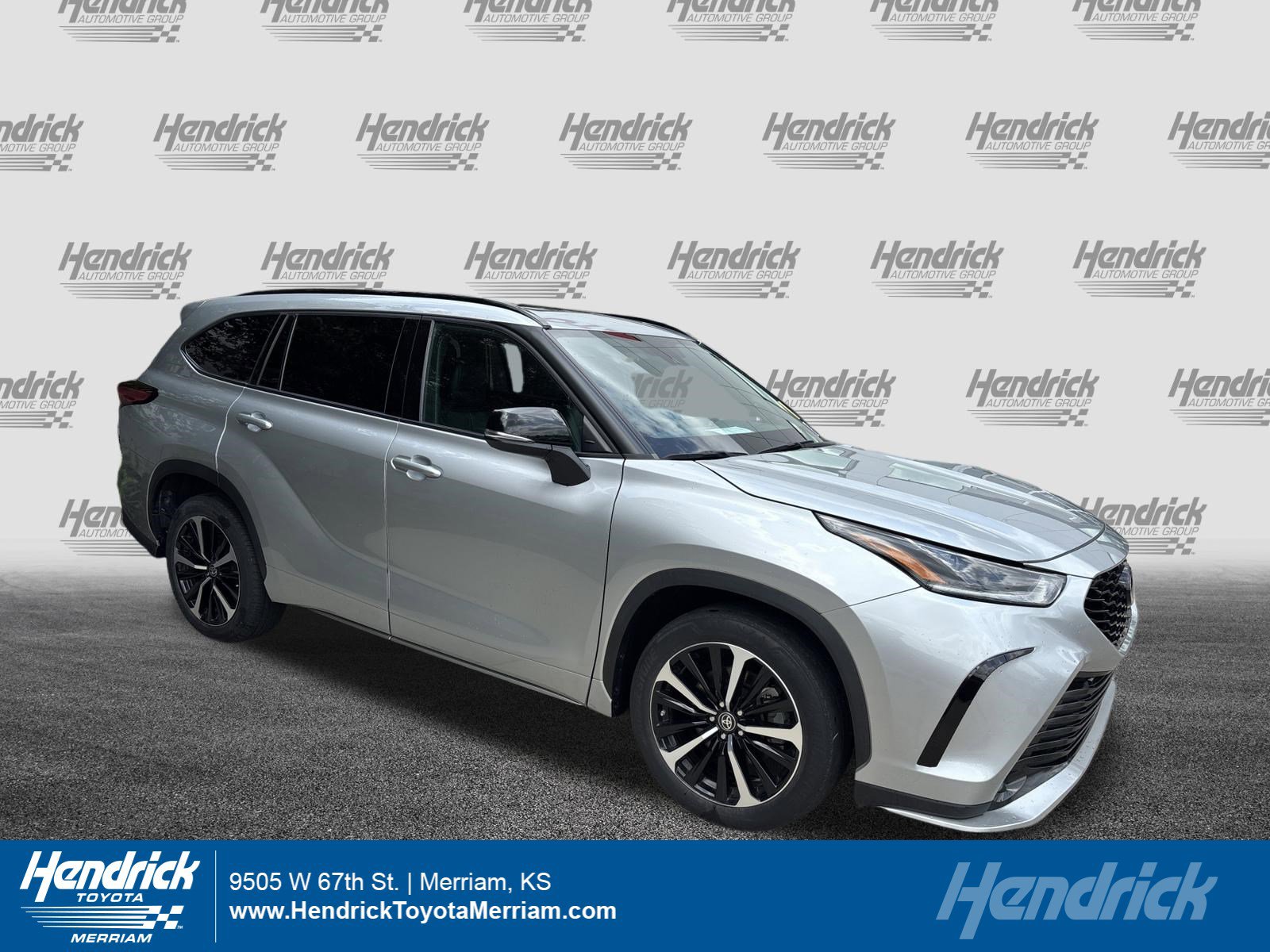 Used 2022 Toyota Highlander XSE AWD/4WD image 1