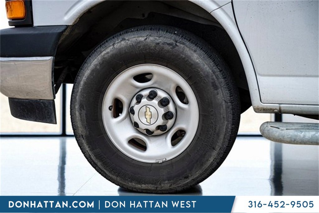 Used 2023 Chevrolet Express 2500 w/ Driver Convenience Package image 45