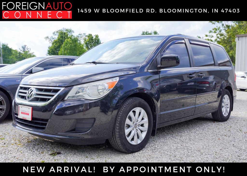Used 2013 Volkswagen Routan SE FWD image 1