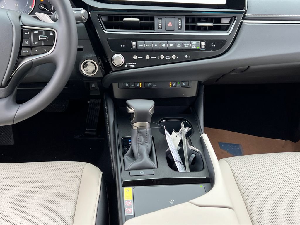 New 2025 Lexus ES 350 w/ Premium Package image 10