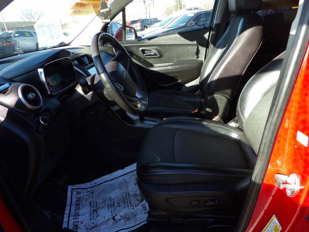 Used 2015 Chevrolet Trax LT w/ LT Sun and Sound Package image 8