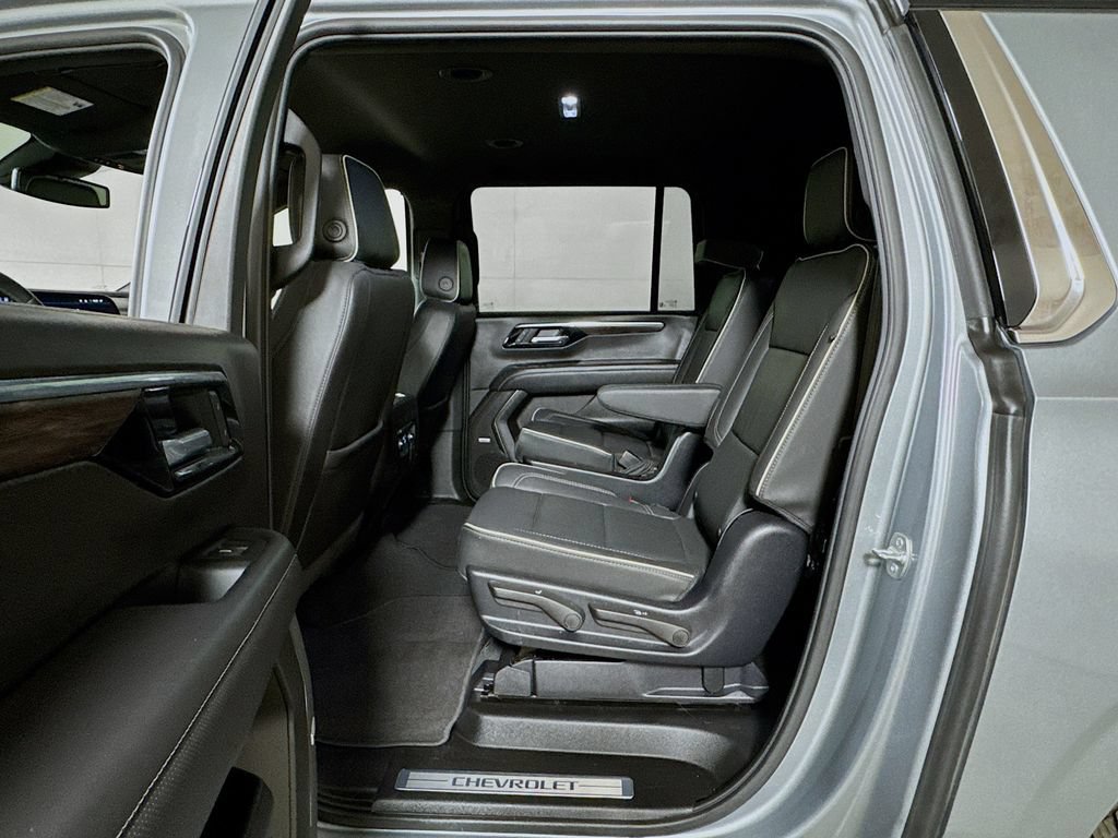 Certified 2025 Chevrolet Suburban Premier RWD image 23