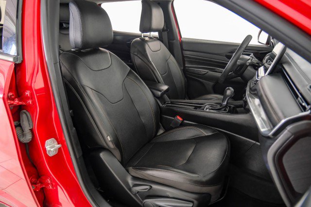 Used 2023 Jeep Compass Limited image 38