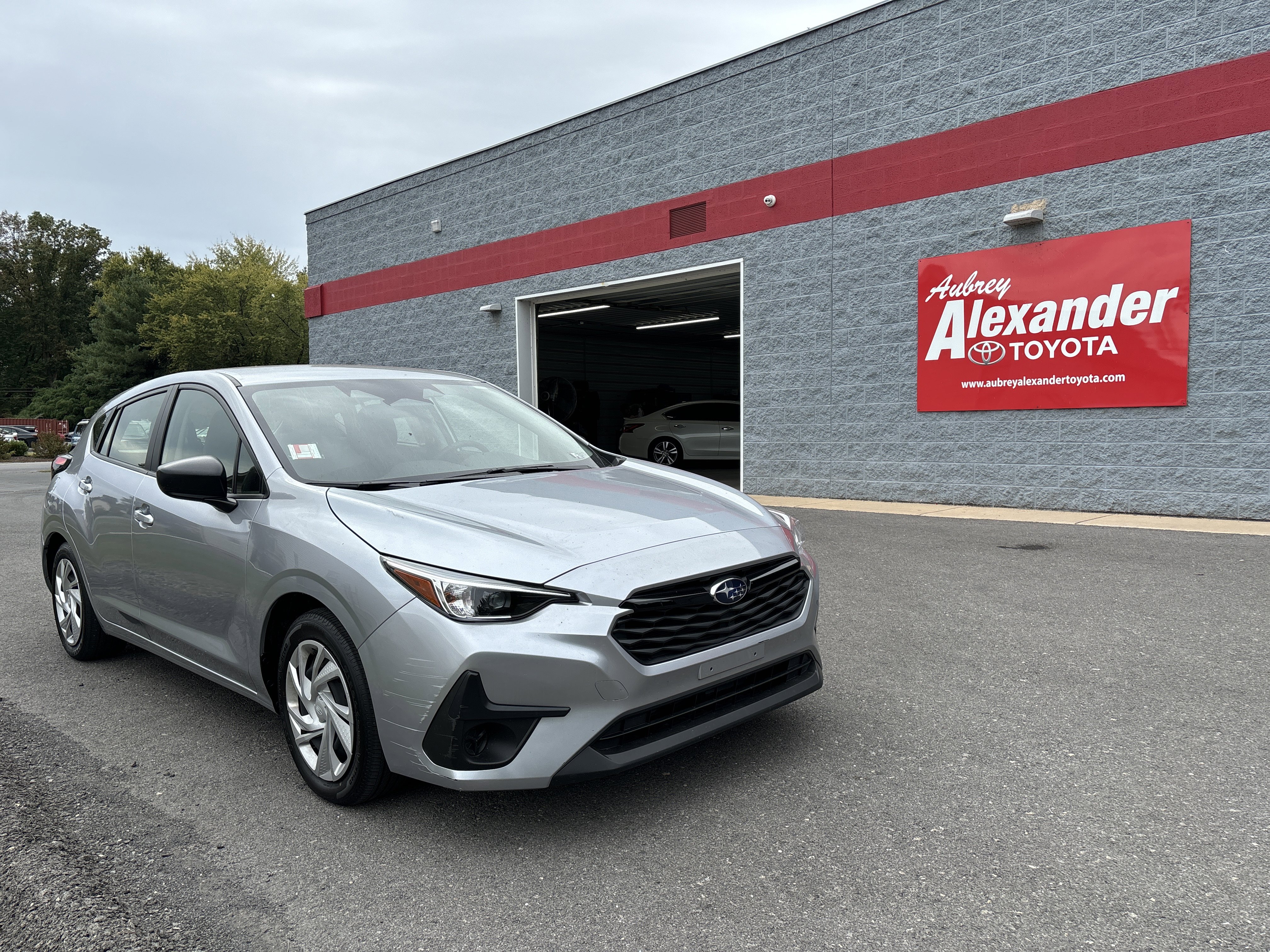 Used 2024 Subaru Impreza 2.0i video 1