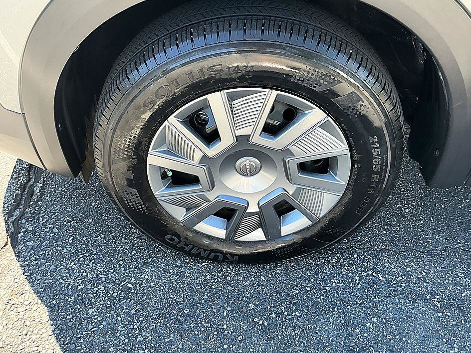 Certified 2025 Nissan Kicks S FWD image 8