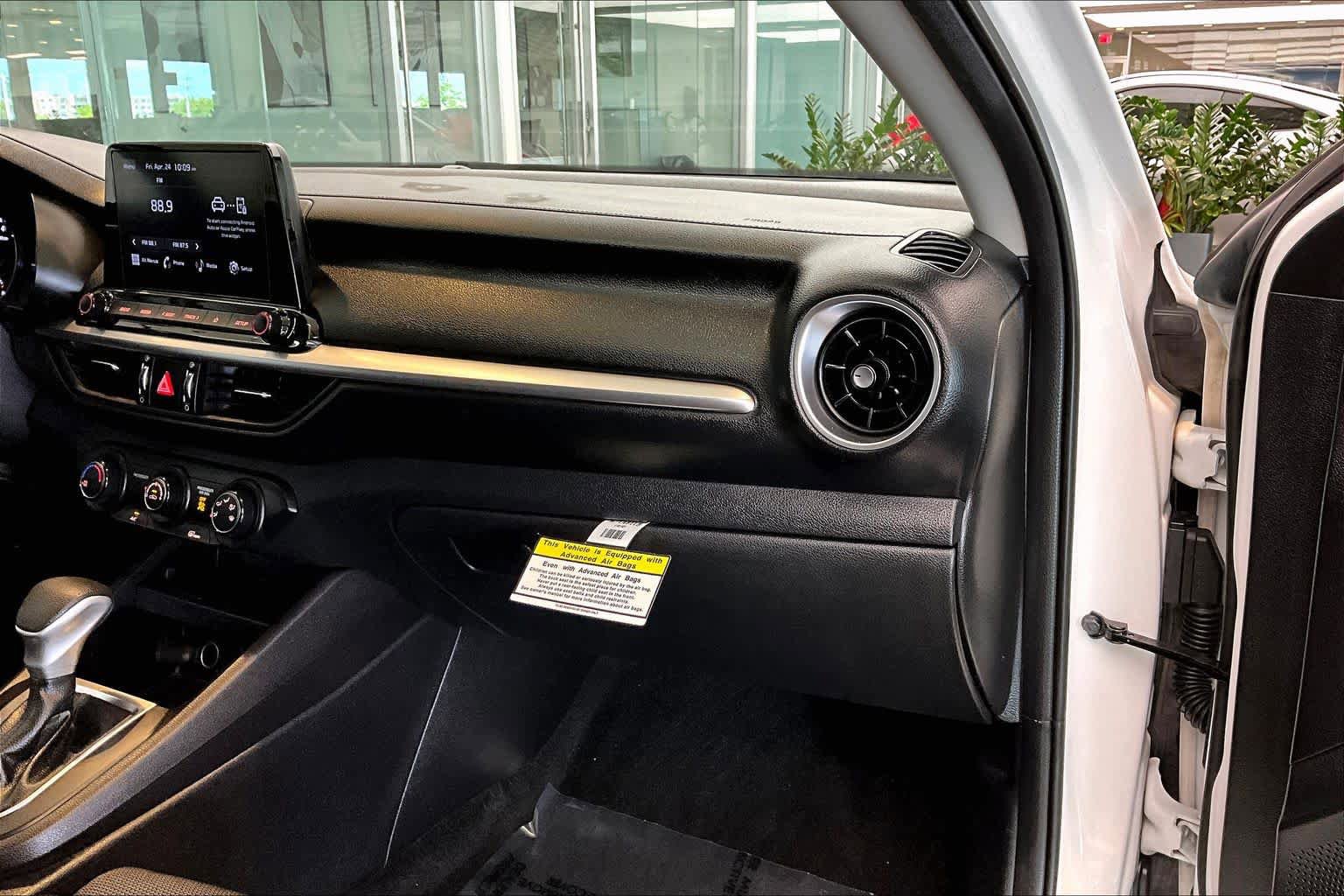 Used 2022 Kia Forte LXS FWD image 17