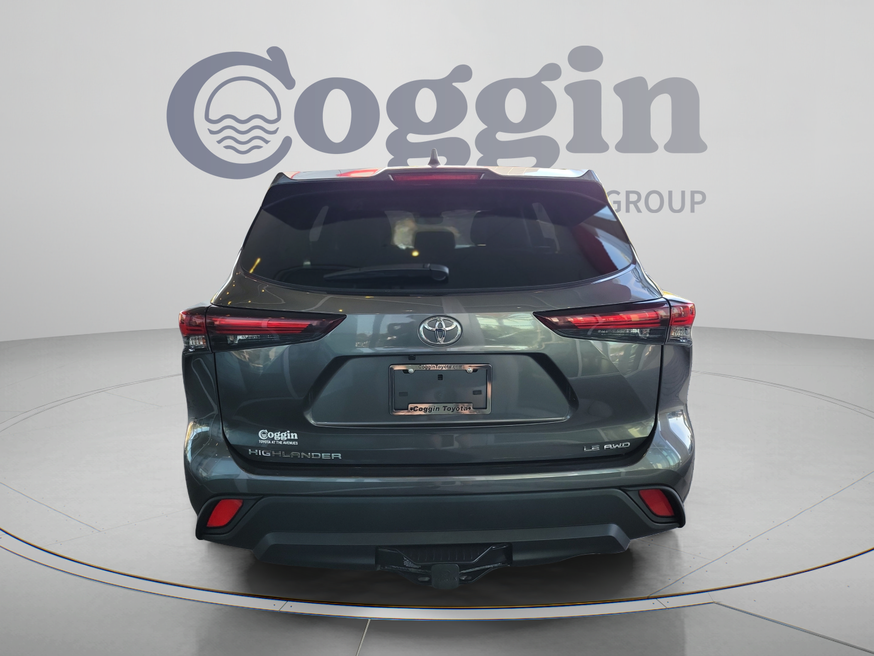 Used 2024 Toyota Highlander LE AWD/4WD image 6