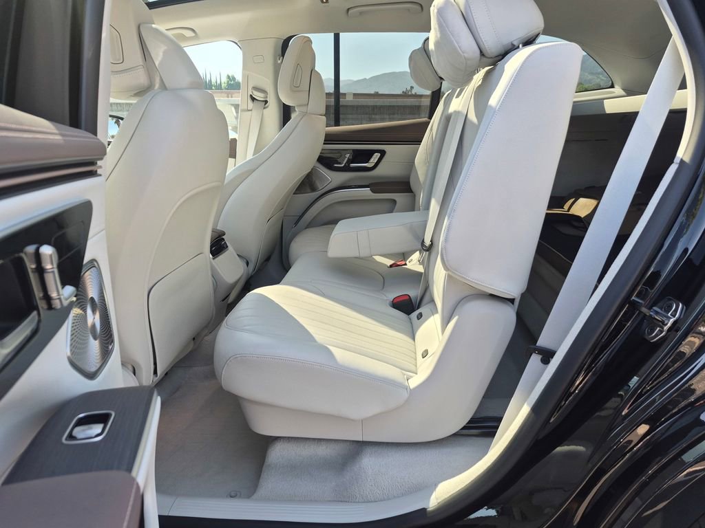 Used 2023 Mercedes-Benz EQS 580 4MATIC SUV image 19