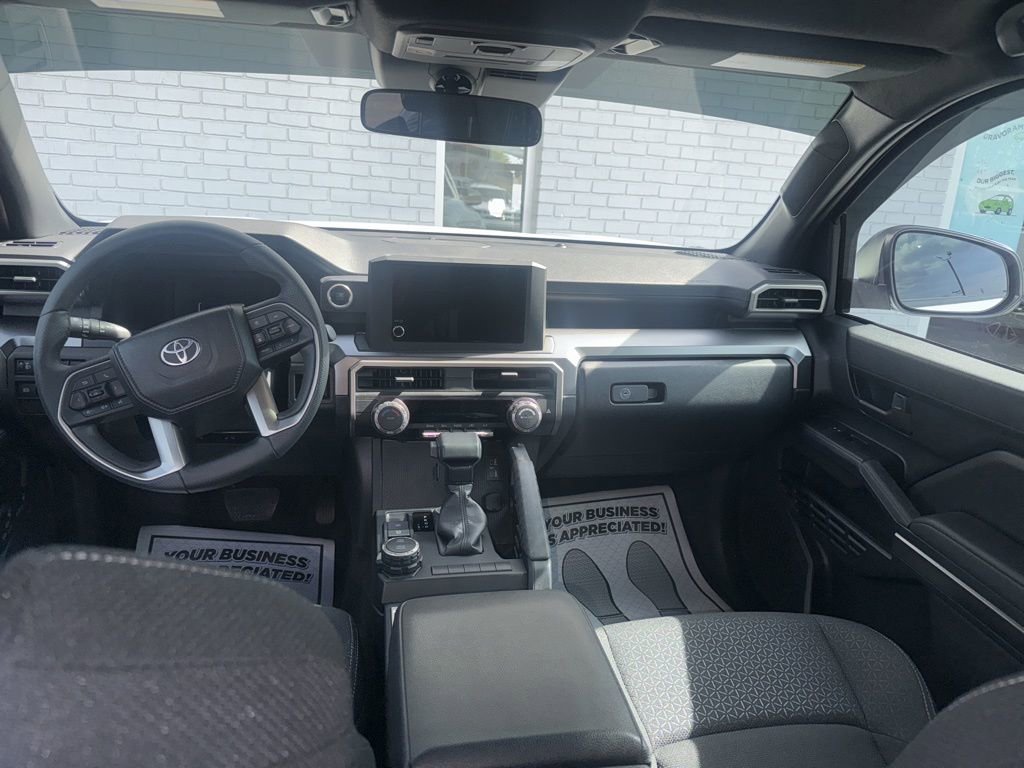 Used 2025 Toyota 4Runner SR5 AWD/4WD image 28