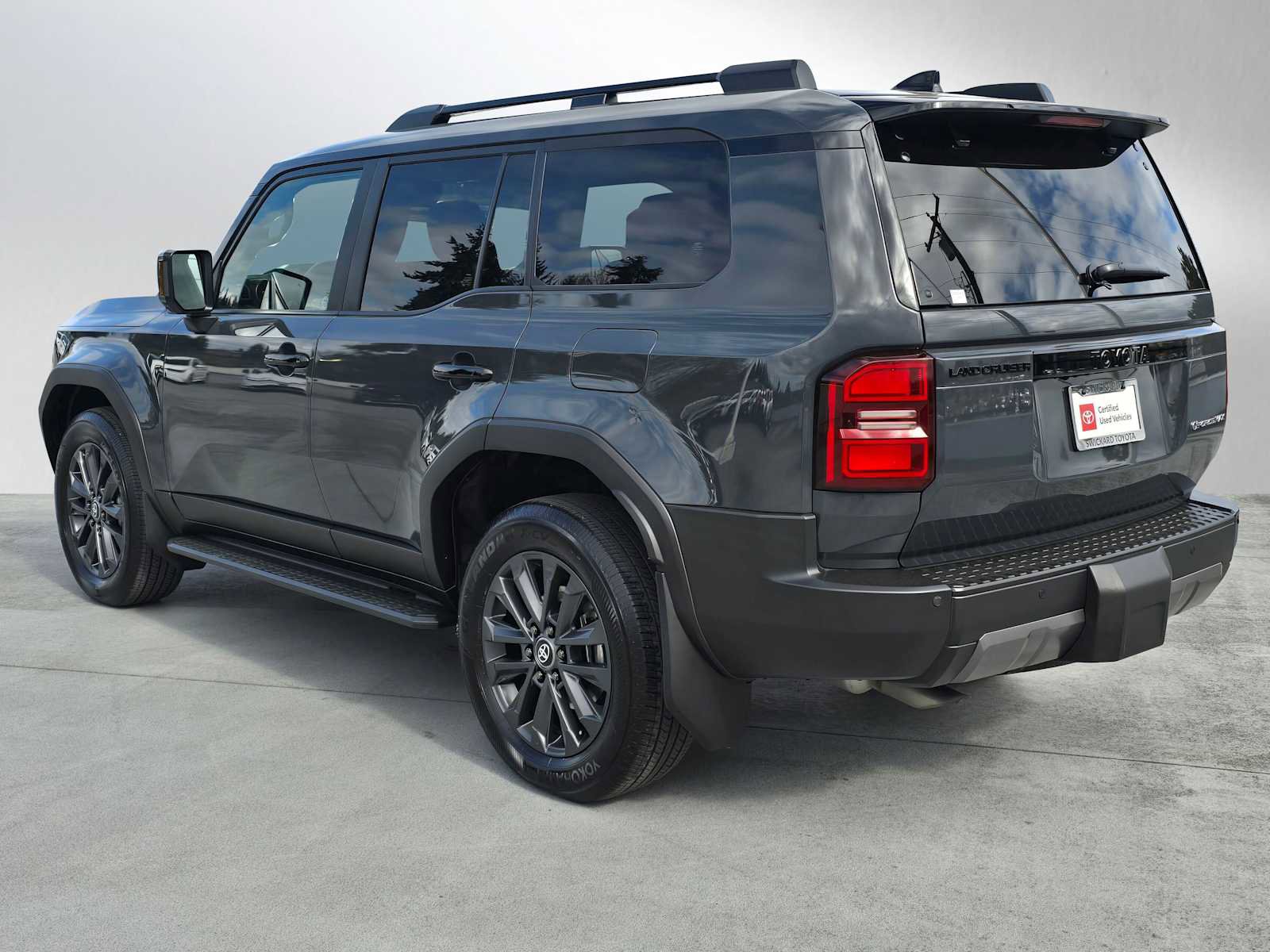 Used 2025 Toyota Land Cruiser image 5