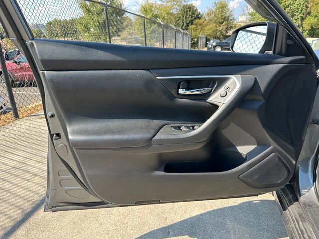 Used 2017 Nissan Altima 2.5 SV w/ Convenience Package FWD image 10
