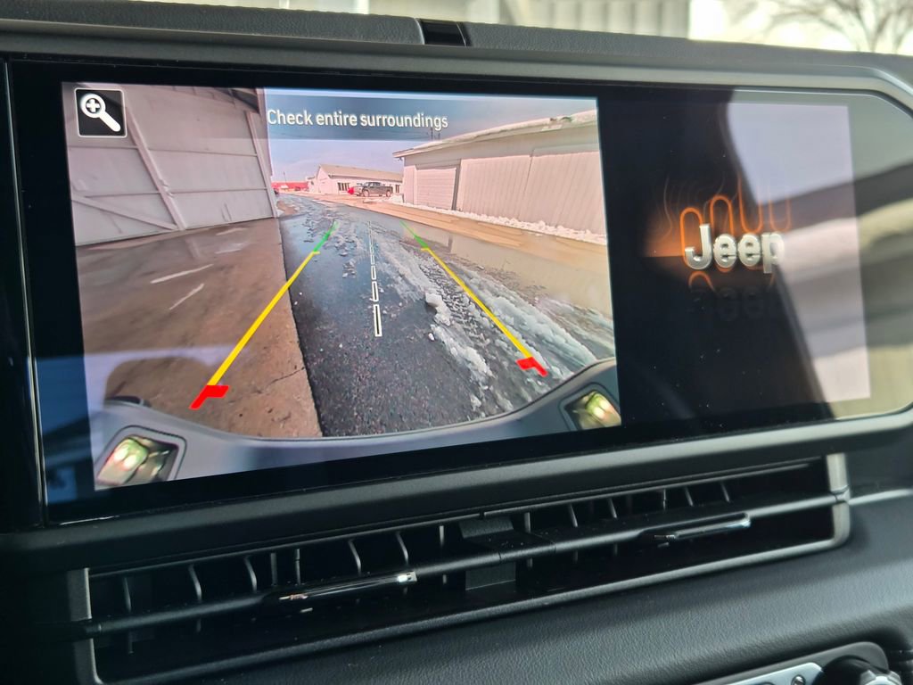 Certified 2025 Jeep Gladiator Sport image 4