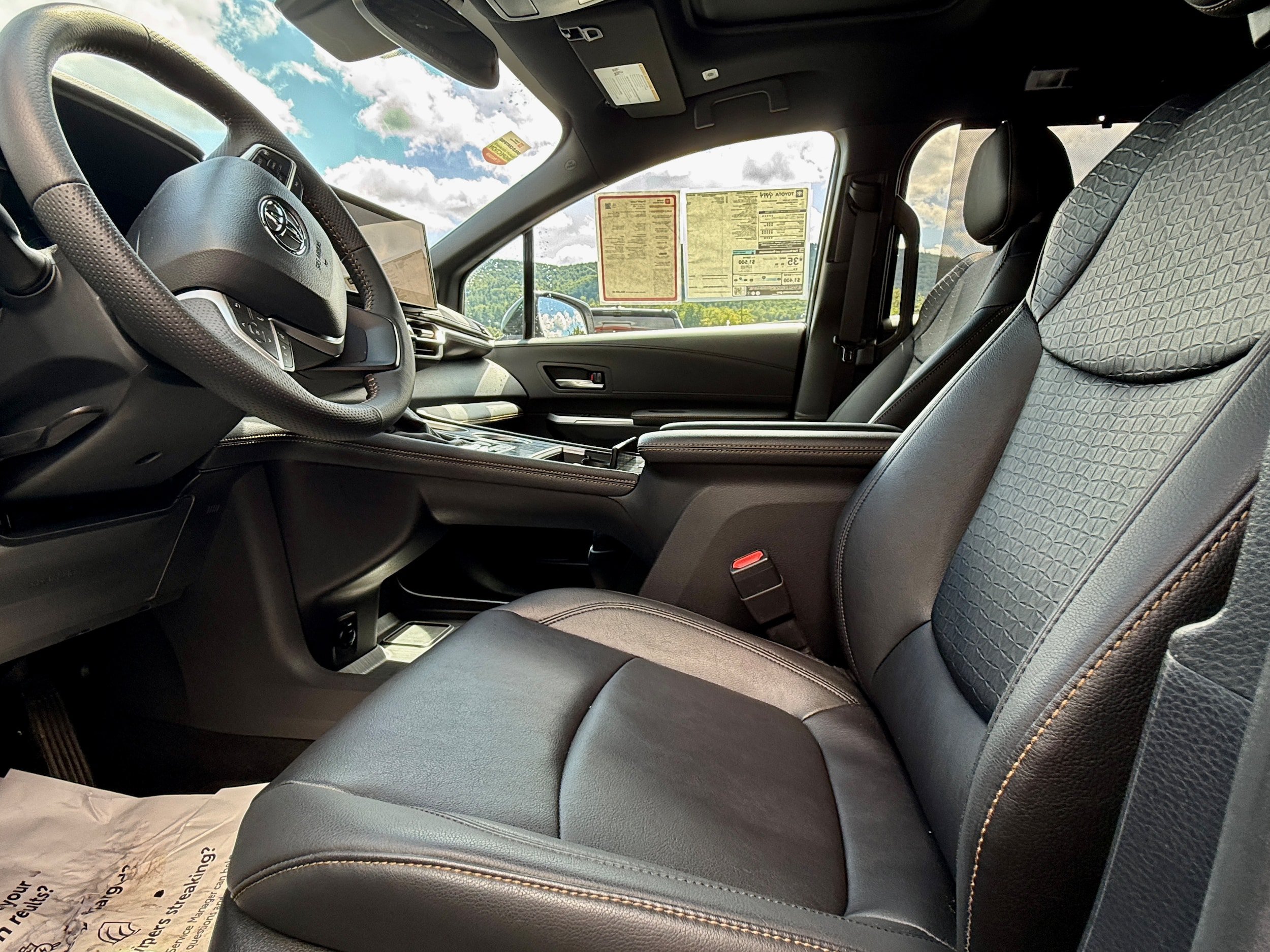 Certified 2026 Toyota Sienna XLE Woodland Edition AWD/4WD image 8