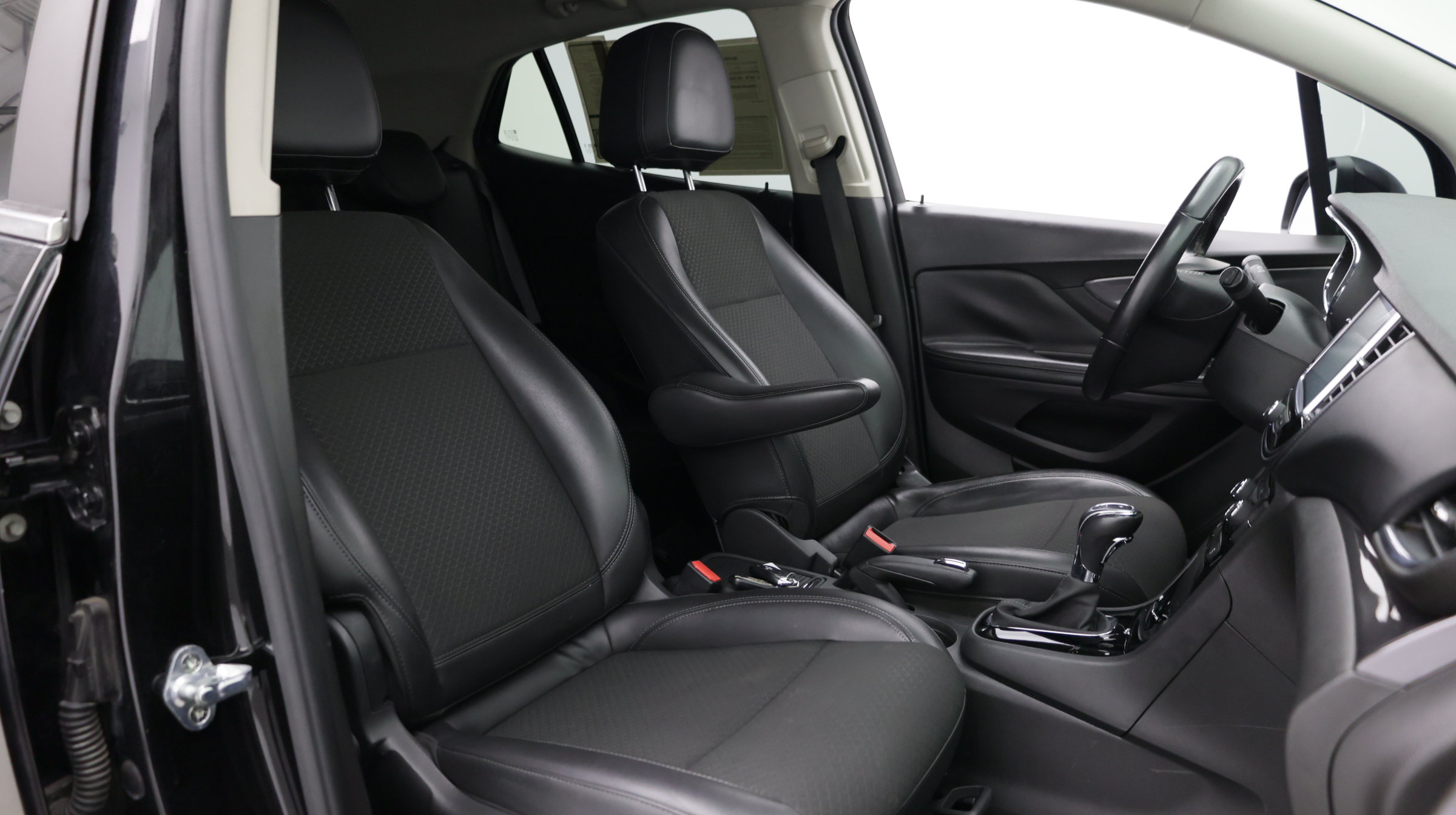 Used 2019 Buick Encore Preferred w/ LPO, Active Package FWD image 33