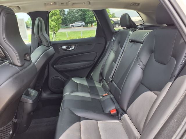 Certified 2025 Volvo XC60 B5 Core AWD/4WD image 18