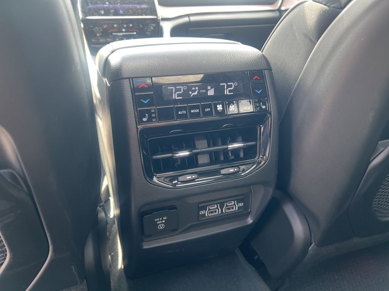 Used 2025 Jeep Grand Cherokee Summit AWD/4WD image 18