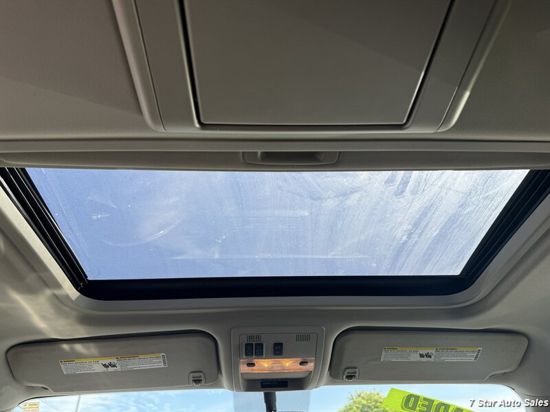 Used 2014 GMC Yukon XL Denali AWD/4WD image 23