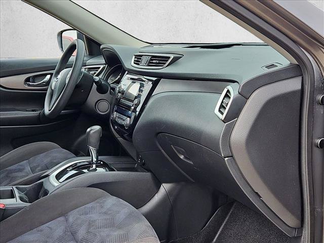 Used 2015 Nissan Rogue SV FWD image 18
