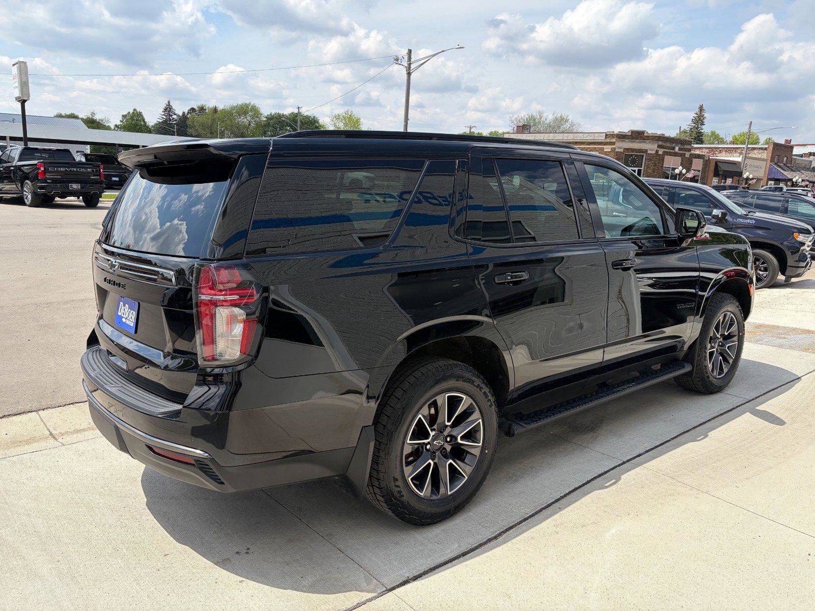Used 2021 Chevrolet Tahoe Z71 w/ Rear Media and Nav Package AWD/4WD image 5