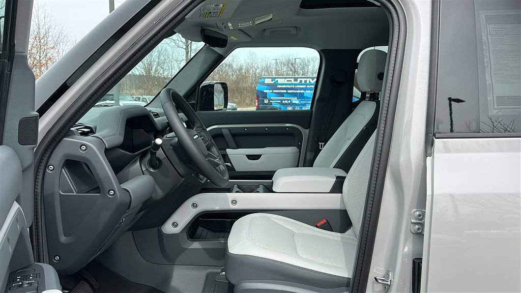 New 2026 Land Rover Defender 110 S AWD/4WD image 9