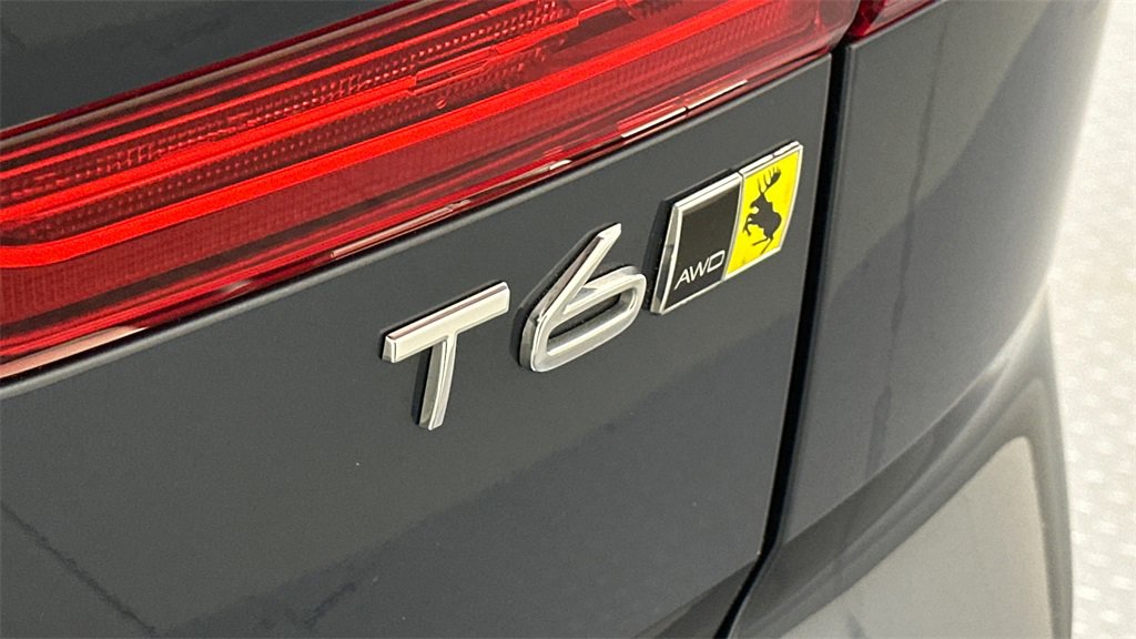 Used 2020 Volvo XC60 T6 Momentum image 21