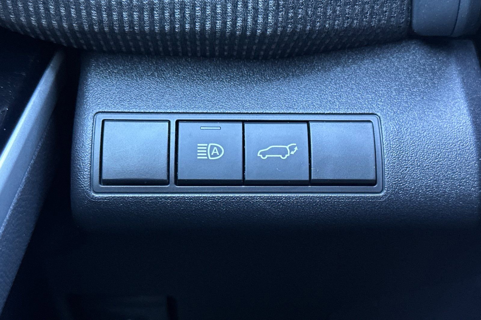 Used 2024 Toyota bZ4X Limited image 33