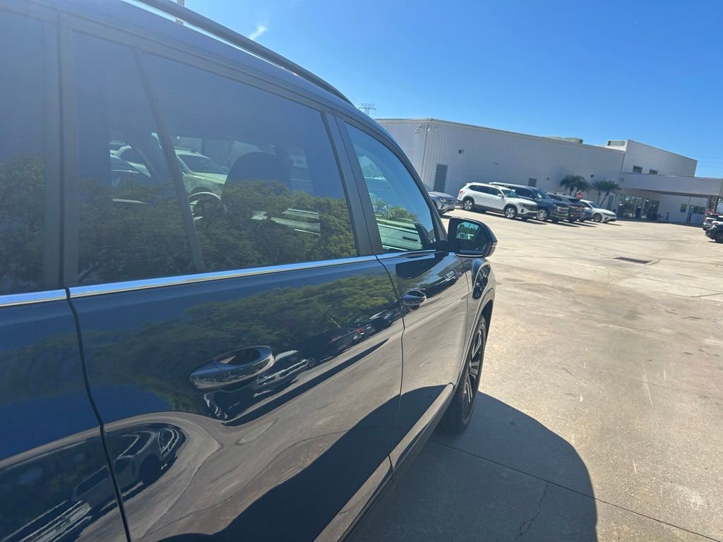 Used 2023 Volkswagen Atlas SE w/ Black Wheel Package FWD image 33