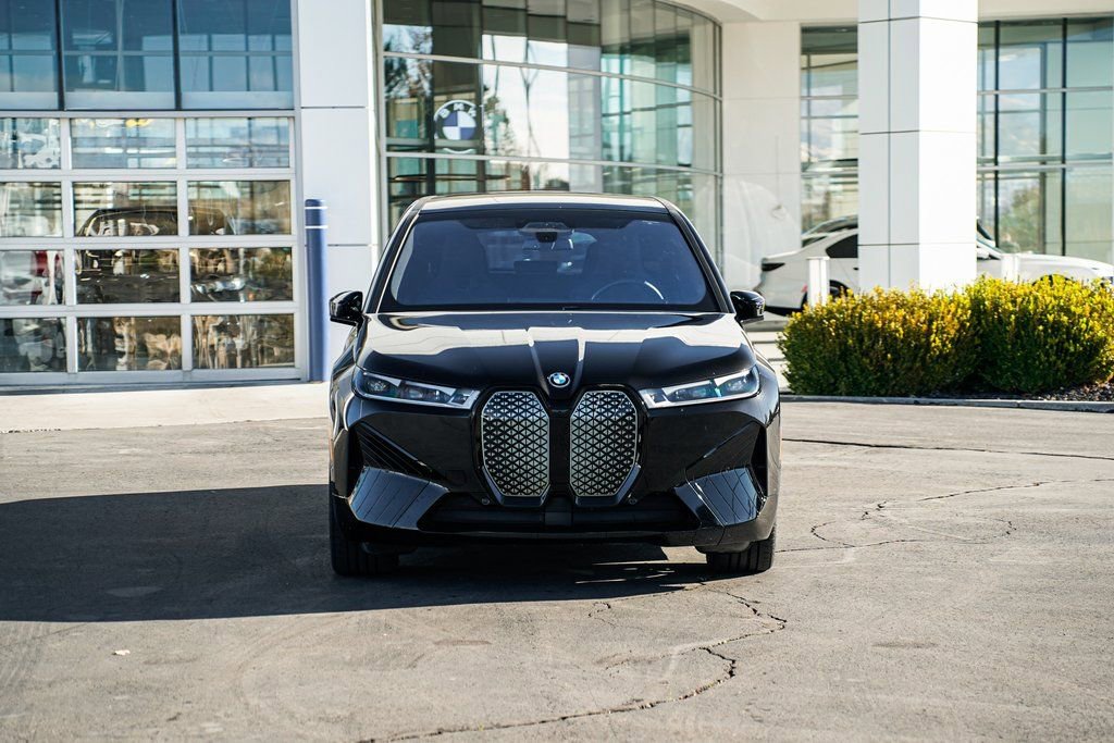 Used 2025 BMW iX xDrive50 w/ Premium Package image 2