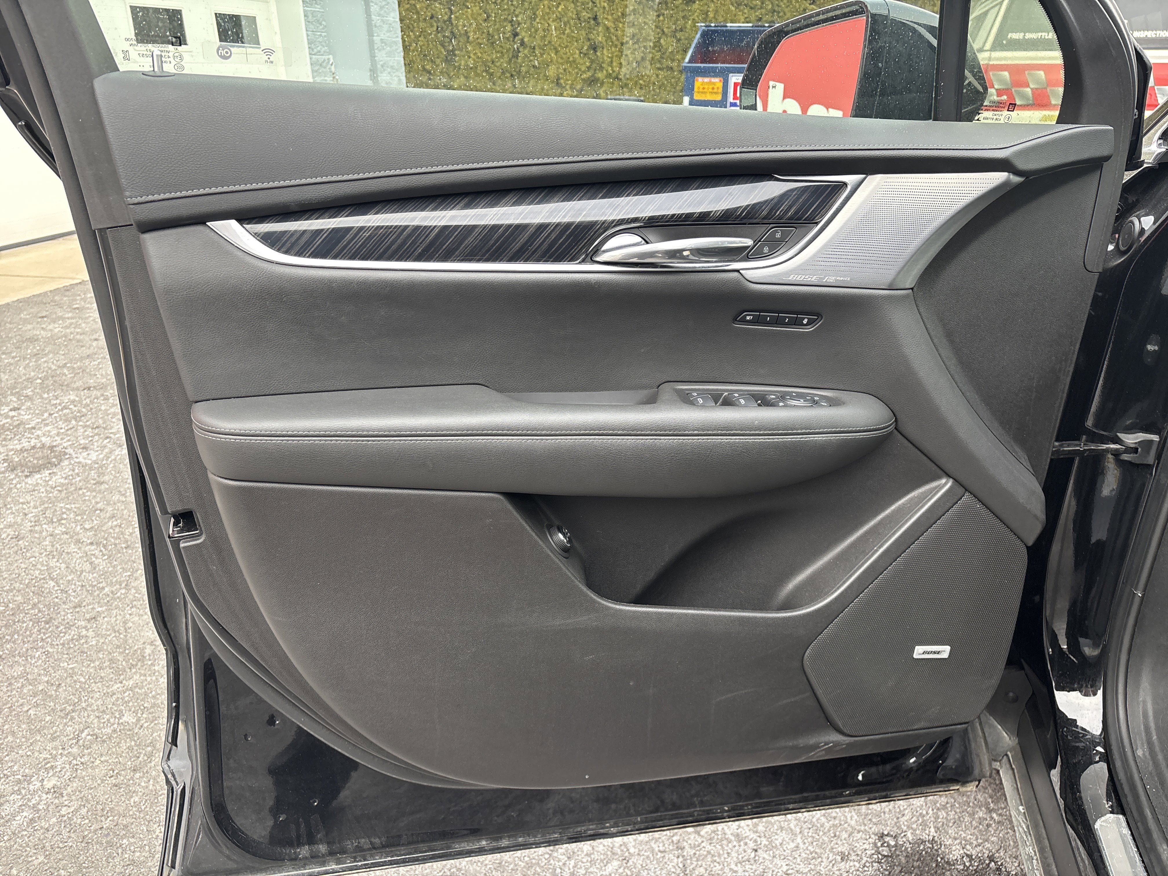 Used 2023 Cadillac XT6 Premium Luxury image 17