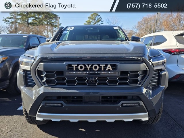 Used 2025 Toyota Tacoma Trailhunter image 2