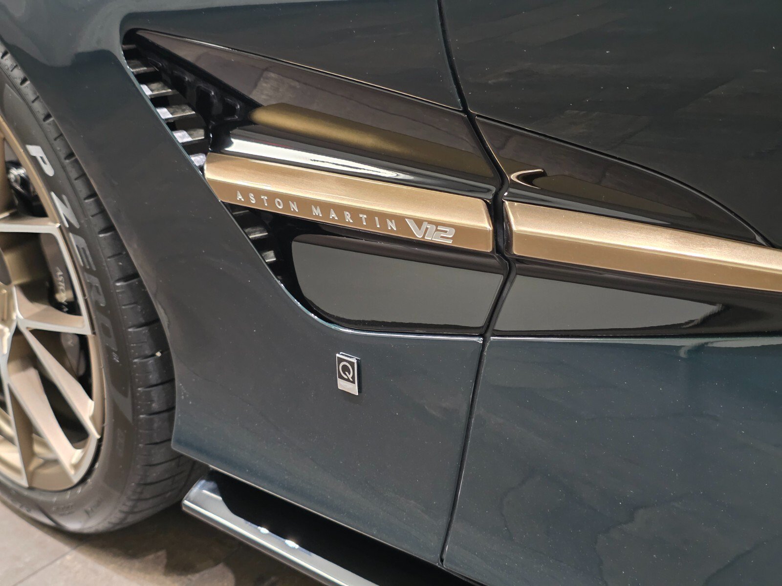 Used 2026 Aston Martin Vanquish 60th Anniversary Edition RWD image 23