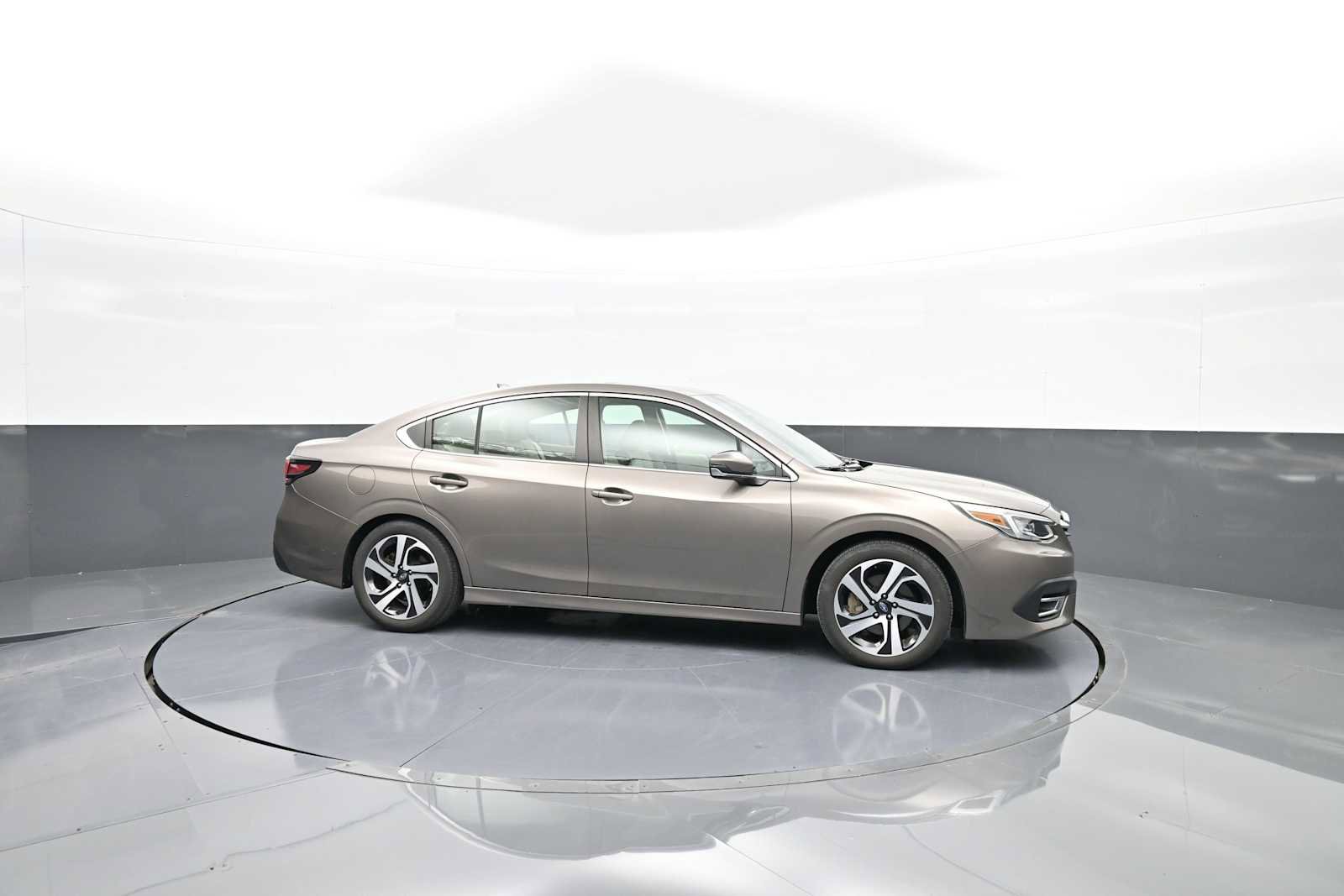 Used 2022 Subaru Legacy Limited image 9