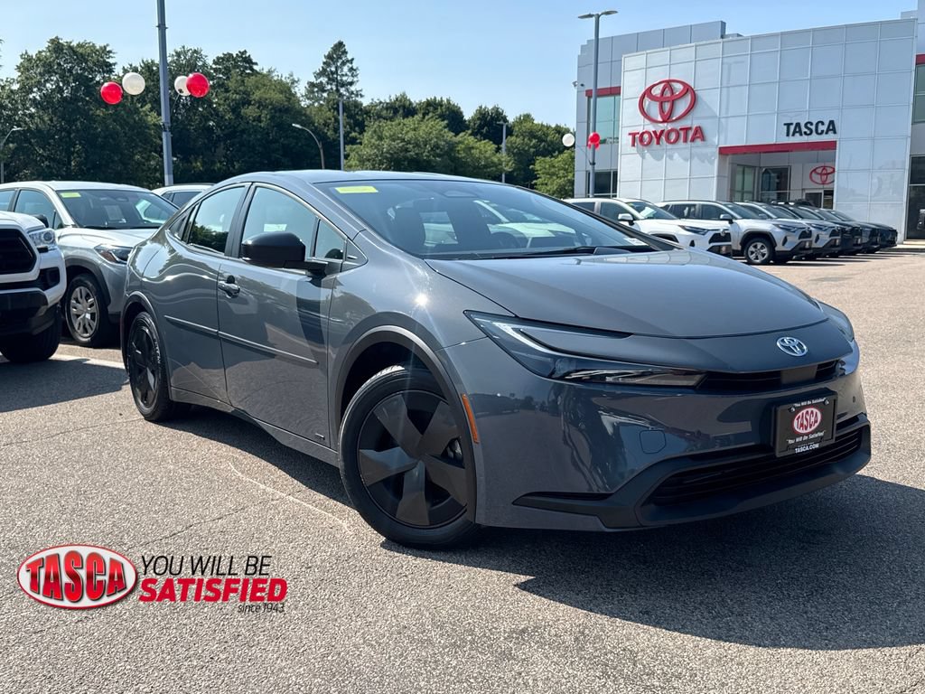 Used 2025 Toyota Prius LE