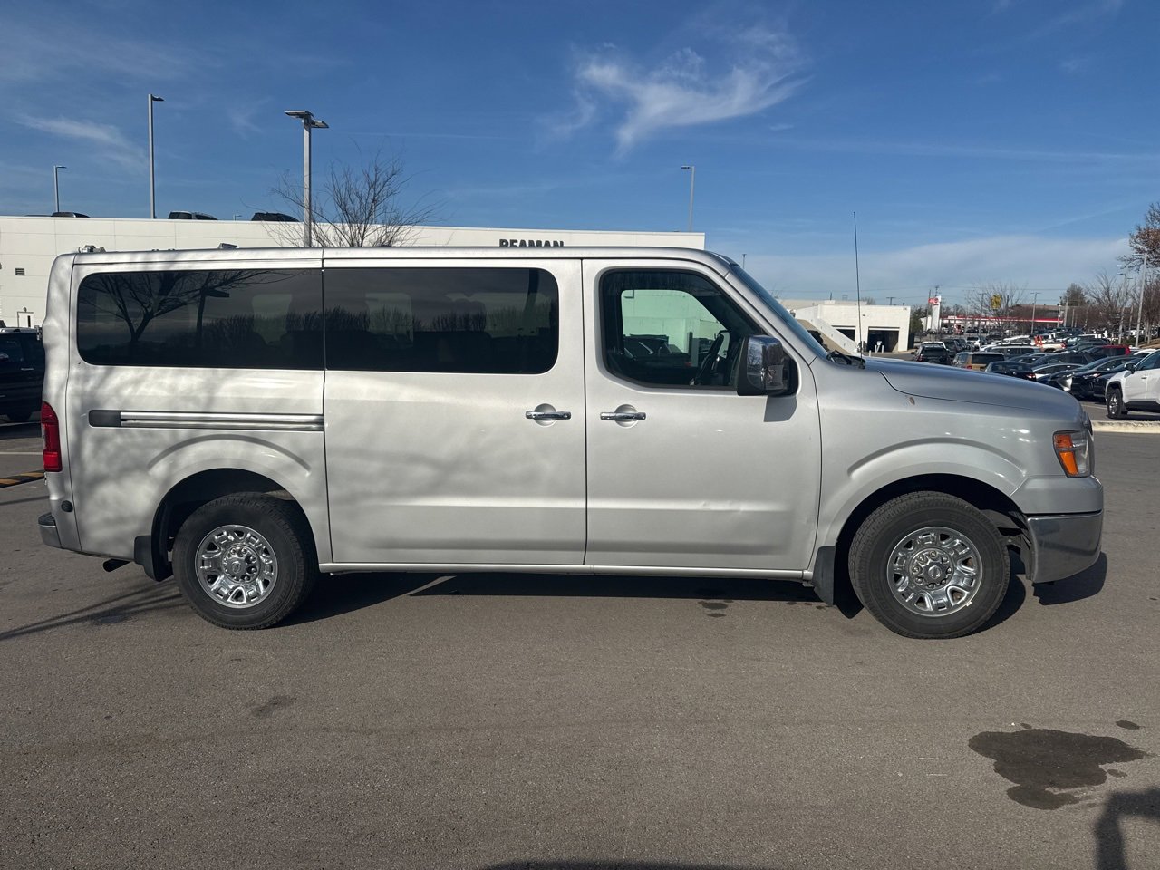 Used 2018 Nissan NV 3500 SL image 3