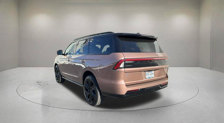 Used 2026 Lincoln Navigator Black Label AWD/4WD image 4