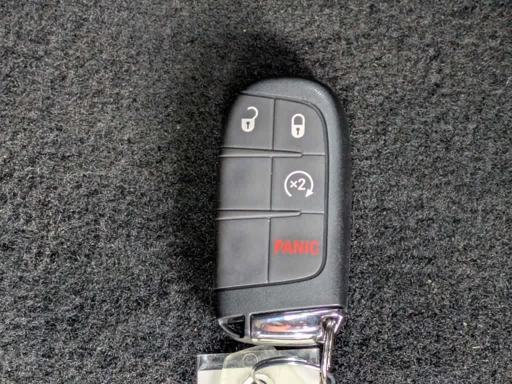 Used 2025 Jeep Compass Limited w/ Sun & Sound Group AWD/4WD image 35