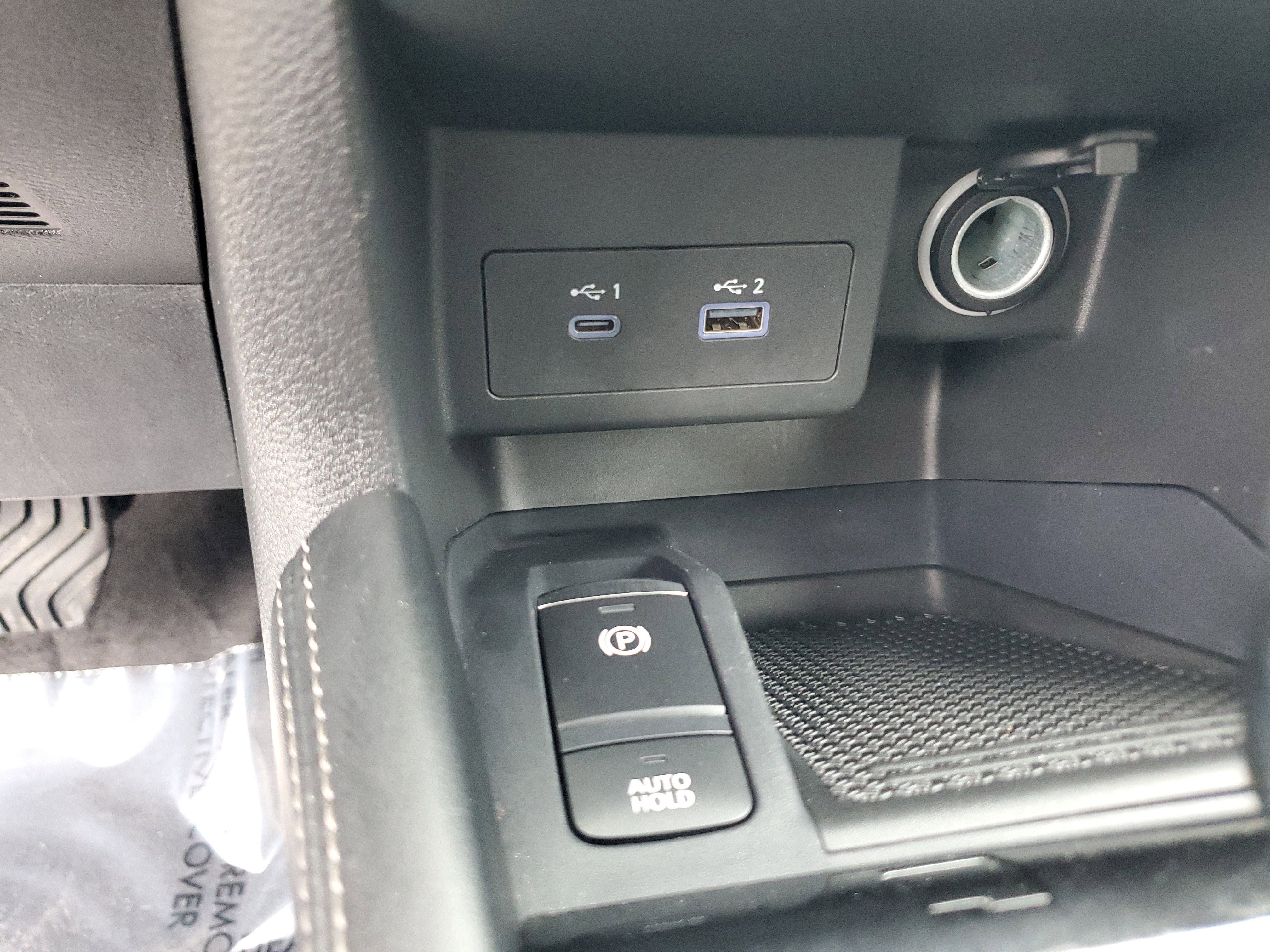 Used 2023 Nissan Kicks SV image 25