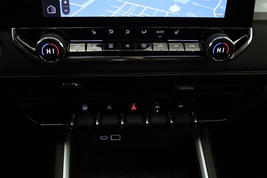 Used 2024 Chevrolet Colorado LT w/ LT Convenience Package II image 22