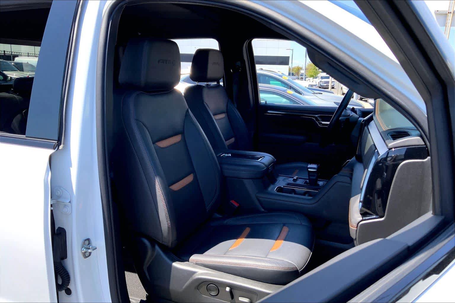 Used 2022 GMC Sierra 1500 AT4 w/ AT4 Premium Package AWD/4WD image 8
