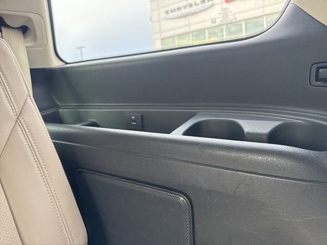 Used 2024 Ford Expedition Limited image 17