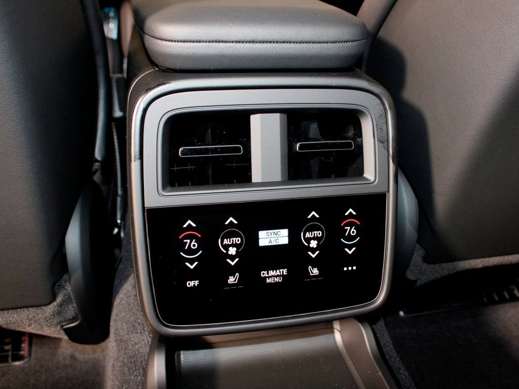 Certified 2026 Porsche Taycan AWD/4WD image 38